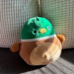 Avery the Duck Squishmallow 8”